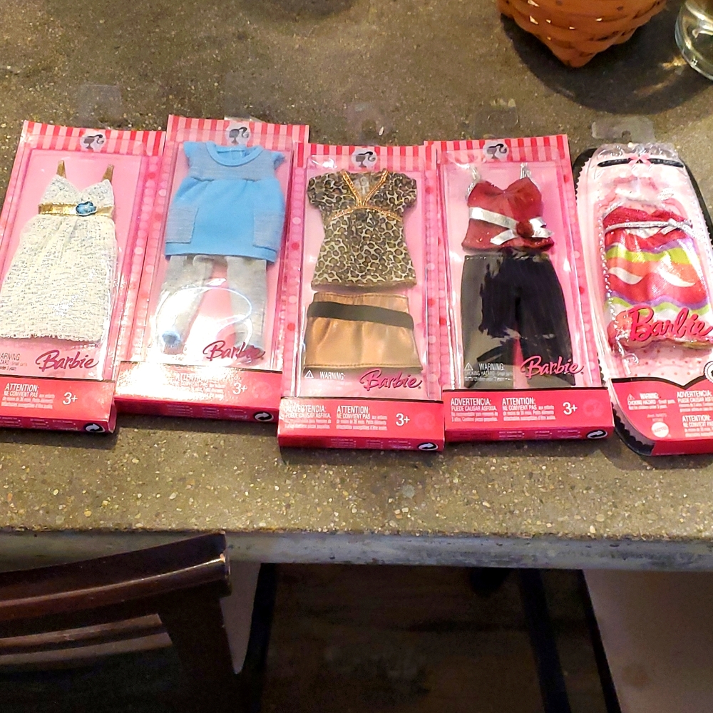 Barbie Fashion Fever outfits